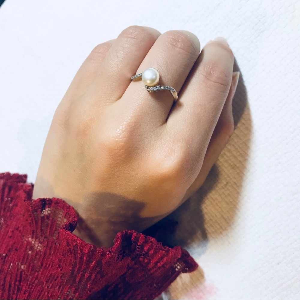 Pearl and Diamond Silver Ring